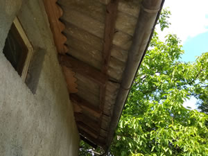 Wymiana dachu z eternitu na blachodachówkę