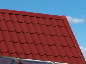 Wymiana dachu z eternitu na blachodachówkę